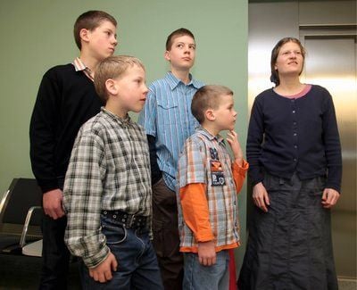 Familie Dudek im Landgericht Kassel. (FOTO: DDP)