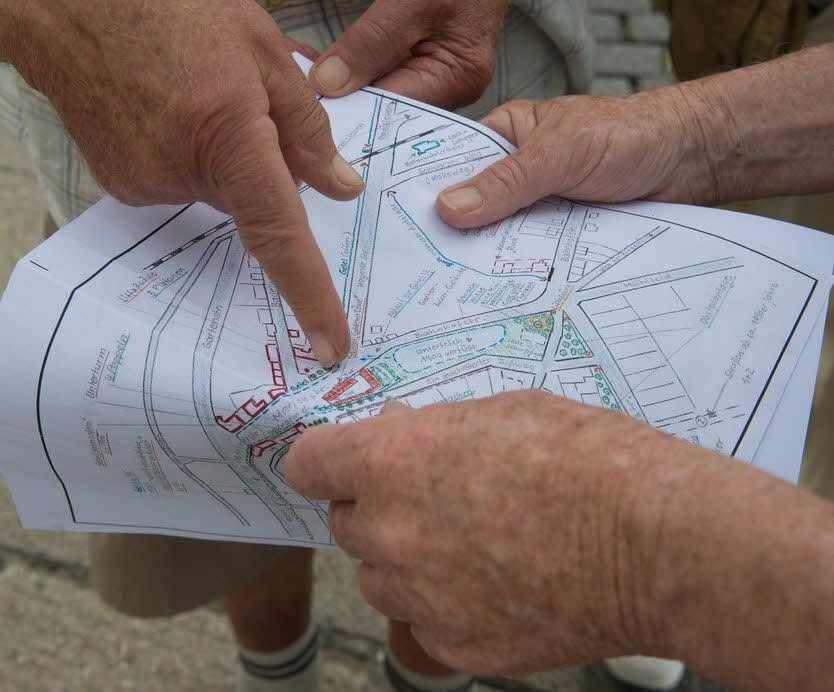 Durch die Marienstraße, von Hoym kommend, quälte sich der Zug ausgemergelter Menschen durch Ballenstedt.