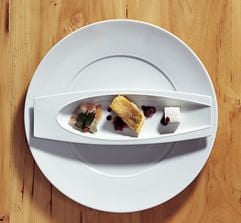 «Tapa» heißt die Serie aus der Porzellanmanufaktur Fürstenberg. Sie ist aber genauso für italienische Antipasti und französische Pasteten gedacht. (Foto: dpa)