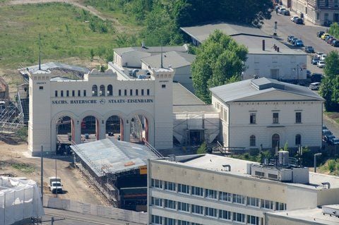 Portikus des Bayerischen Bahnhofs in Leipzig. (FOTO: DPA)