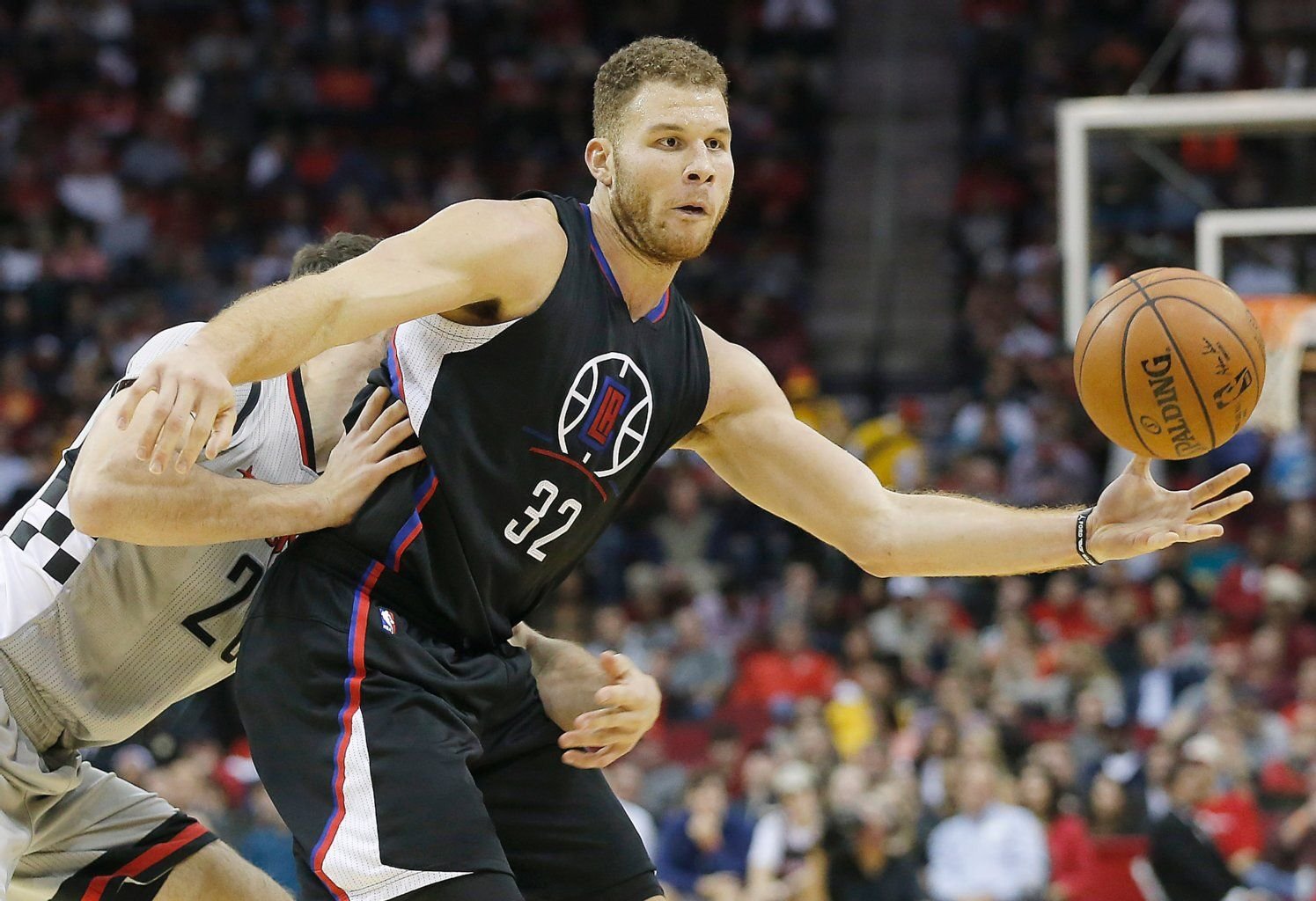 Blake Griffin hat sich mit einem Teambetreuer geschlagen.
