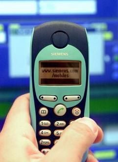 Verbraucher sollten die Akkus von Handys undschnurlosen Telefonen öfter vollständig entladen. (Foto: dpa)