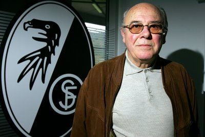 Der Präsident des SC Freiburg, Achim Stocker, ist am Sonntag an den Folgen eines Herzinfarkts gestorben. (FOTO: DPA)