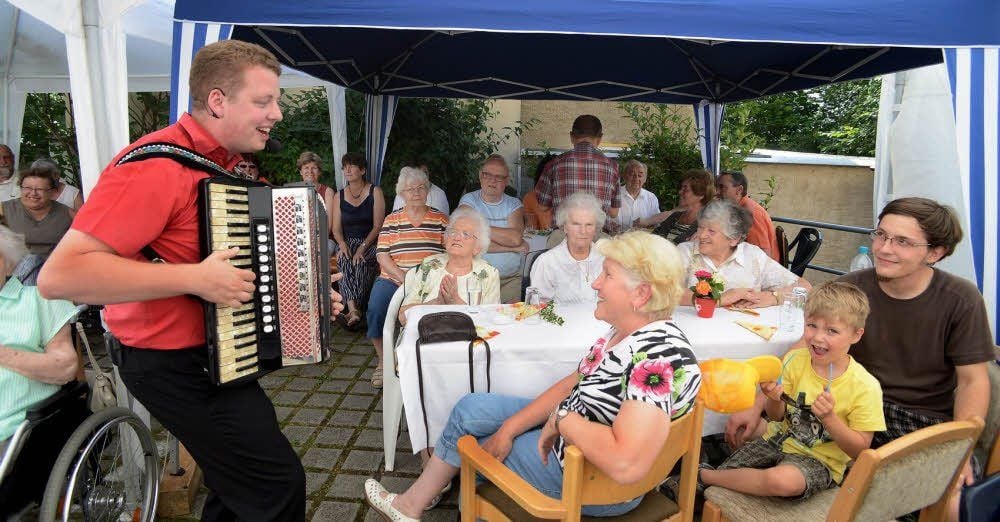 Ein Höhepunkt im Marienstift war das Sommerfest mit Sven Meisezahl.