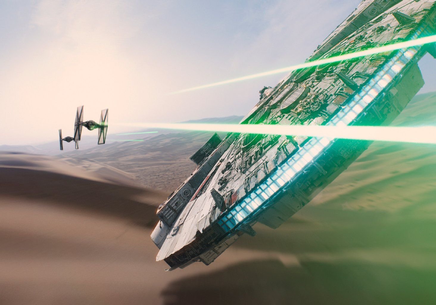 Auch in „Star Wars – Das Erwachen der Macht“ wird es spektakuläre Laserkämpfe geben. Der neue Streifen feiert am Donnerstag Premiere in den deutschen Kinos.
