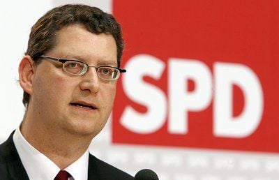 Der designierte hessische Spitzenkandidat Thorsten Schäfer-Gümbel gibt am 10.11.2008 nach seiner Teilnahme an der SPD-Präsidiumssitzung in Berlin eine Pressekonferenz. (FOTO: DPA)