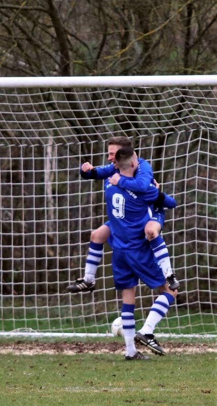 Fußball: Fünf Treffer bejubelten die Oberröblinger Spieler.