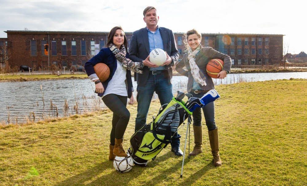 Das Team des Veranstaltungszentrums Golfpark Dessau um Justine Urban, Christian Soetje und Luisa Blabusch (v.l.n.r.) freut sich am 5. April auf die Dessau-Roßlauer Sportler.