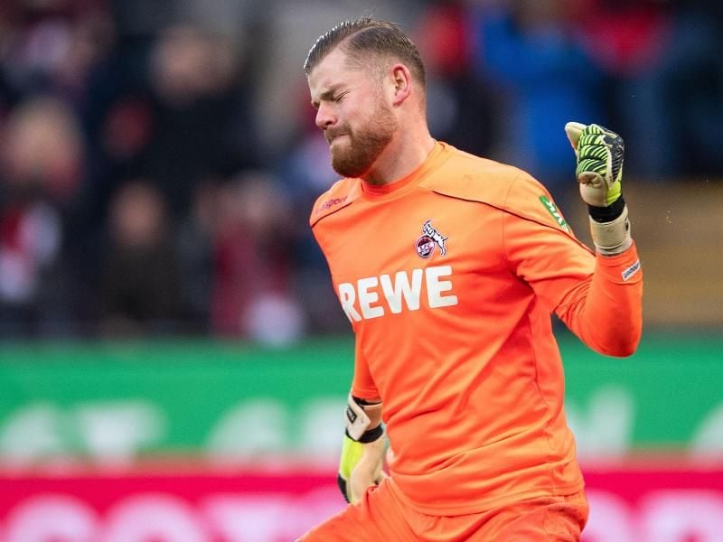 Ob Kölns Torwart Timo Horn gegen den SC Paderborn spielen kann, steht noch nicht fest. Foto: Marius Becker/dpa
