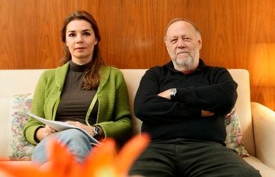 Regisseur Joseph Vilsmaier posiert mit seiner Frau, der Regisseurin und Schauspielerin Dana Vavrova, in Berlin (FOTO: DDP)