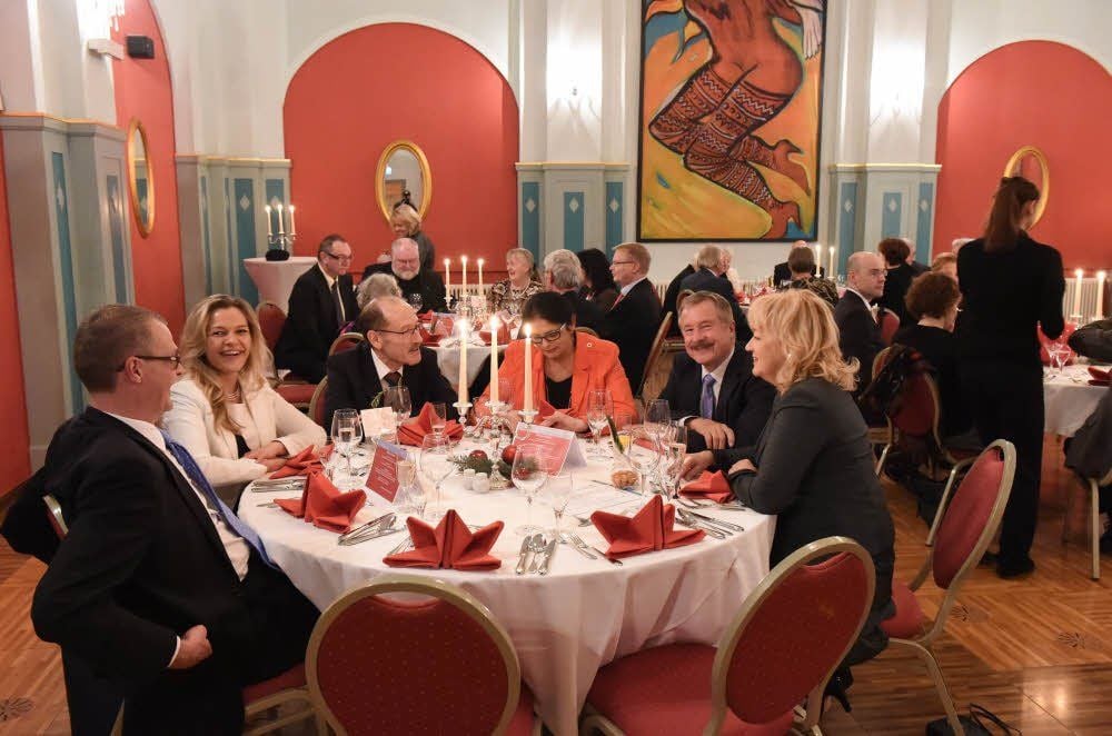 Beim Treffen des Rotary Clubs wird auf 2015 zurückgeblickt und über neue Vorhaben gesprochen.