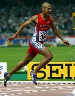 Felix Sanchez aus der Dominikanischen Republik verteidigt seinen Titel über 400 Meter Hürden. (Foto: dpa)