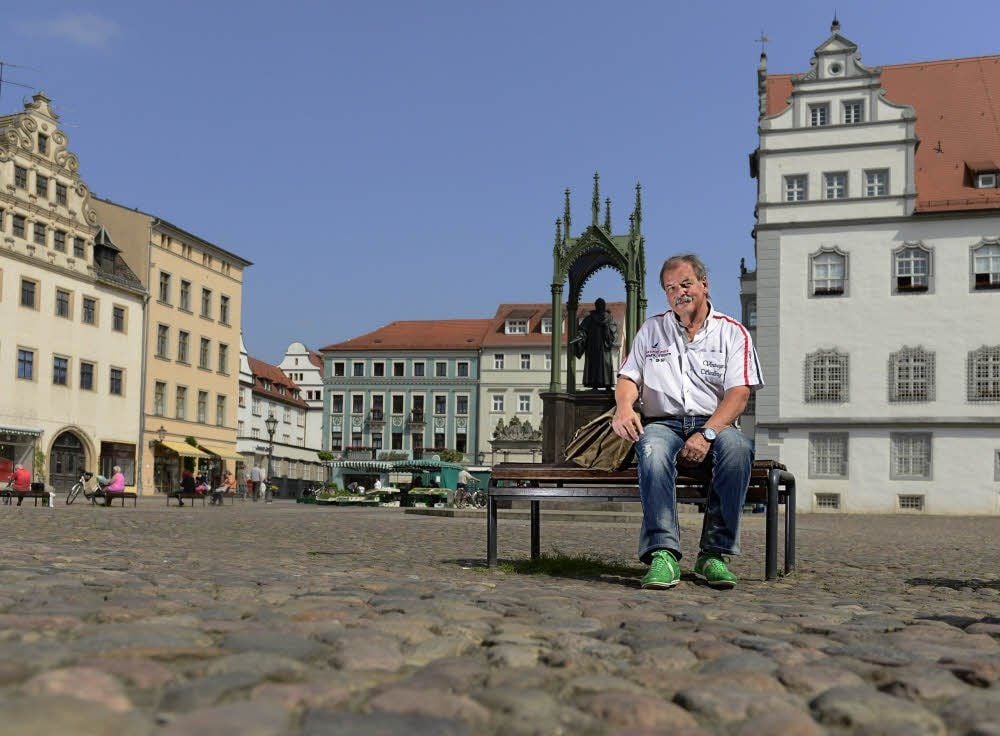 Wilfried Poßner unerkannt in Wittenberg: Die Elbestadt ist dem studierten Pädagogen zur zweiten Heimat geworden, hier ist er bis heute in der Erwachsenenbildung tätig.