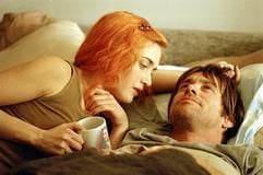 Kate Winslet als Clementine im Film «Vergiss mein nicht!» mit Jim Carrey als Joel. (Foto: dpa)