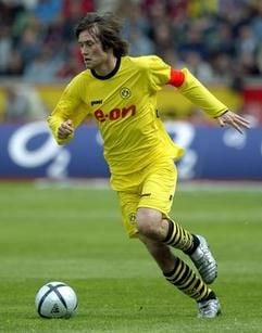 Tomas Rosicky soll wieder als Antreiber im Mittelfeld von Borussia Dortmund fungieren. (Foto: dpa)