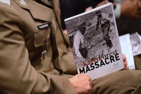 Das Nationalarchiv der USA hat am Montag mehr als tausend Seiten Dokumente zum Massaker von Katyn freigegeben, bei dem Sowjetsoldaten im Zweiten Weltkrieg fast 22. 000 Polen ermordeten. (FOTO: DPA)