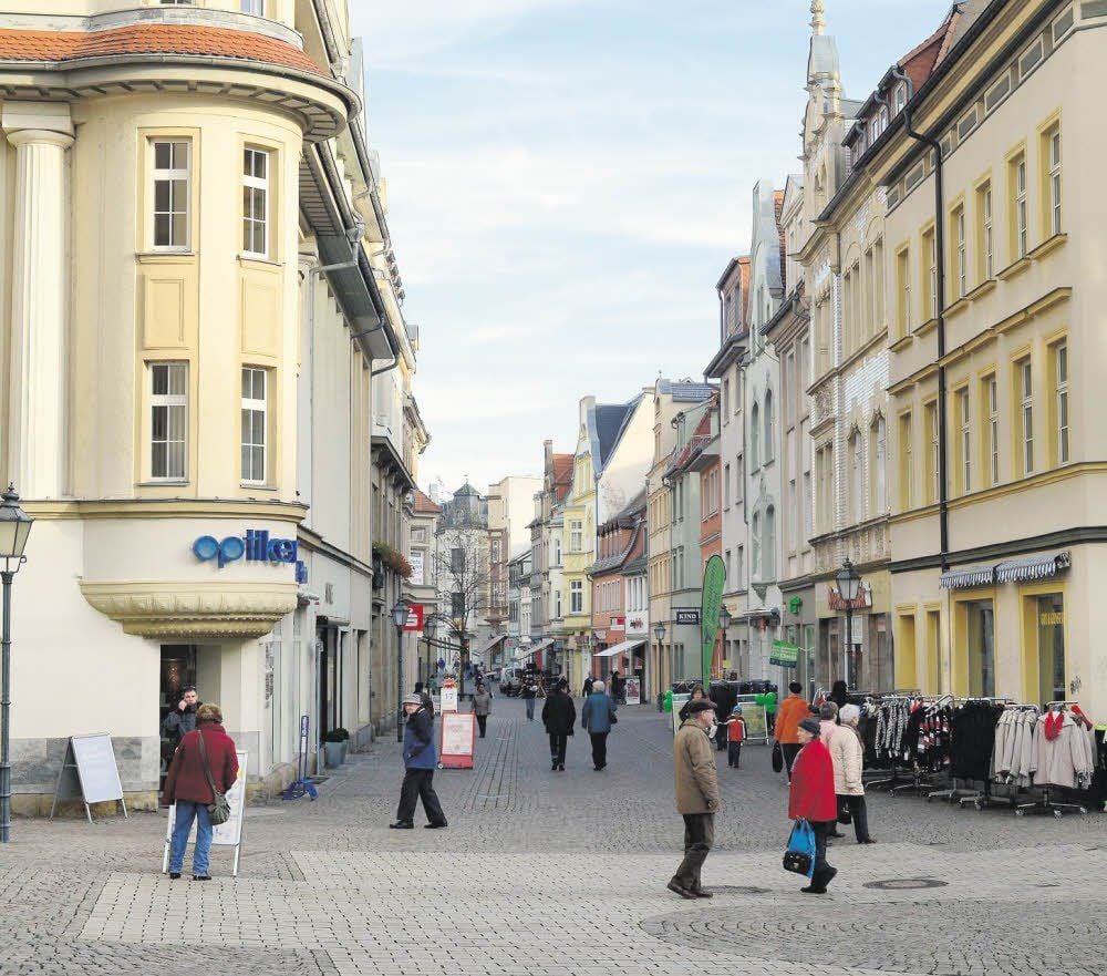 In der Zeitzer Innenstadt sind nicht mehr alle Branchen vertreten, es herrscht viel Leerstand.