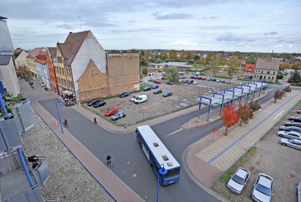 Auf dem Bitterfelder Schweinemarkt sollte das Einkaufszentrum „Goitzsche-Arkaden“ entstehen.