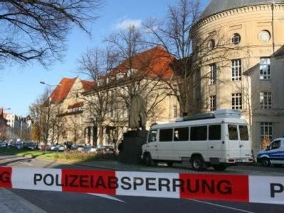 Schon 2009 sperrte die Polizei nach einem Notruf das Hegel-Gymnasium in Magdeburg ab.