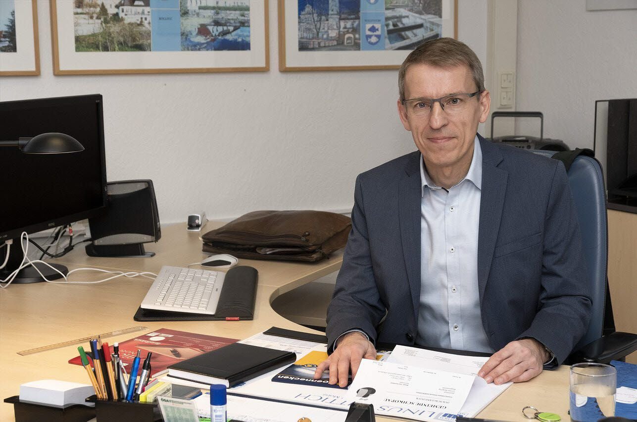 Seit Freitag lenkt Torsten Ringling (parteilos) als Bürgermeister Schkopaus die Geschicke der Gemeinde.