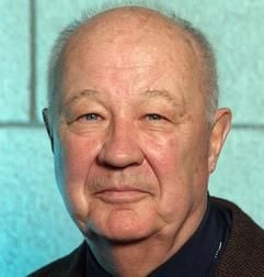 Der Journalist und Autor Dagobert Lindlau in Hamburg feiert am Dienstag (11. Oktober 2005) seinen 75. Geburtstag, gilt als Urgestein des kritisch-engagierten Fernseh-Journalismus. (Foto: dpa)