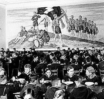 An Napolas wie in Naumburg sollte die künftige Führungsschicht für das tausendjährige Reich ausgebildet werden.