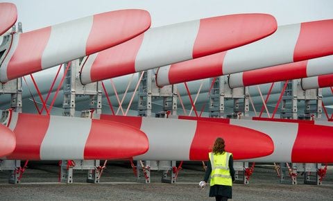 Rotorblätter auf Lager: Der weltgrößte Windkraftanlagenbauer Vestas steckt in einer Krise. (FOTO: DPA)