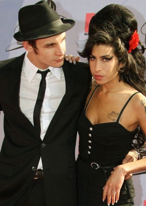 Mehr als ein Jahr nach ihrem Tod ist das Brautkleid von Winehouse gestohlen worden. Das bestätigte ein Sprecher der Amy Winehouse Stiftung. (FOTO: DPA)