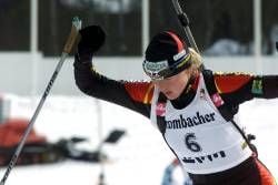 Germany's Katrin Apel on her way to winning the women's 7,5 km sprint at the Biathlon World Cup in Lahti with a time of 23.12,7, Thursday 14 March 2002. dpa