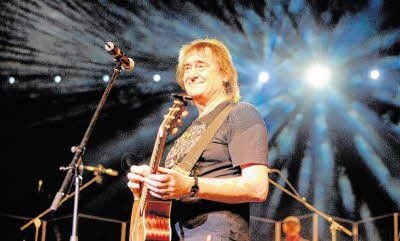 Puhdys-Chef Dieter „Maschine“ Birr dreht bis Weihnachten die letzte Konzertrunde. Mit zwei Auftritten in Berlin verabschiedet sich die Band dann.
