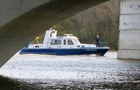 Sachsen-Anhalts Wasserschutzpolizei sichert Flüsse, Kanäle und Seen. Etwa die Hälfte der Dienstzeit verbringen die Beamten auf dem Wasser. (FOTO: DPA)