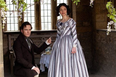 Imogen Poots als Blanche Ingram und Michael Fassbender als Edward Rochester in einer Szene des Kinofilms «Jane Eyre». (FOTO: DPA)