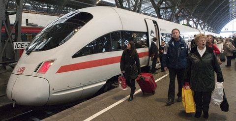 Nach 32-stündiger Sperrung hat die Deutsche Bahn ihren Verkehr am Leipziger Hauptbahnhof am Sonntagmorgen wieder aufgenommen. (ARCHIVFOTO: DPA)