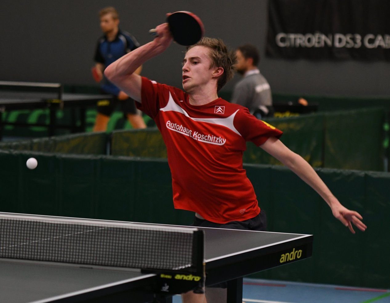 Der Hettstedter Tischtennisspieler Alexander Pazdyka bei der Landesmeisterschaft in Hettstedt. Pazdyka ist Dritter im Einzel und holt im Doppel Silber mit seinem Teamkameraden Robert Roß.