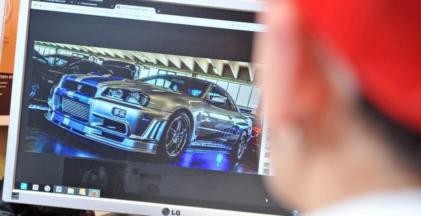 Schnelle und getunte Autos sind die Leidenschaft des 24-Jährigen.