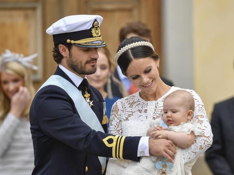 Nachwuchs im schwedischen Königshaus: Prinz Carl Philip und Prinzessin Sofia bei der Taufe des kleinen Prinzen Alexander. Foto: Anders Wiklund