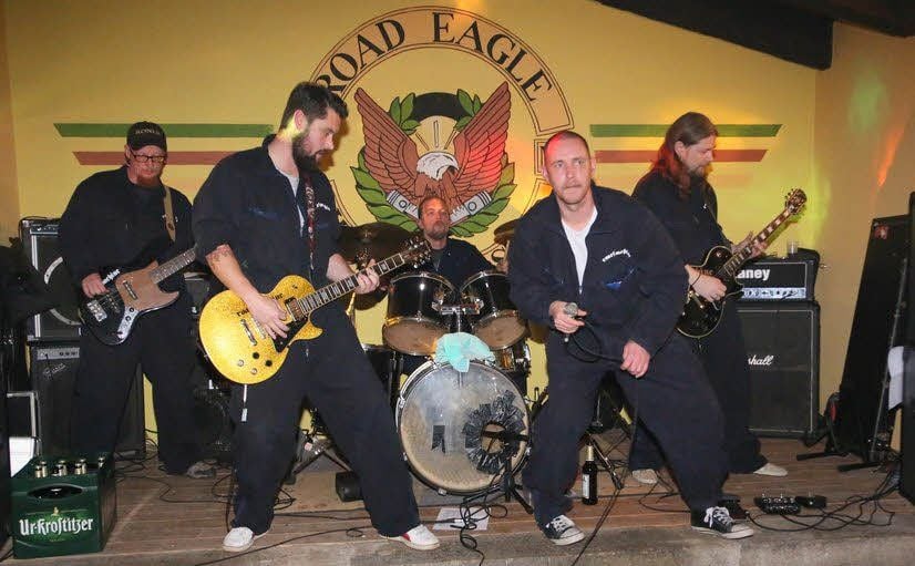 Im Herbst 2013 spielte beim Road Eagle MC Jessen-Elster die Band „Roar!Machine“ (im Bild). Diesmal sind die „Greycats“ zu erleben.