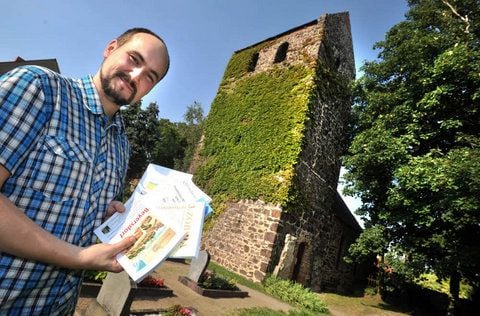 Benny Berger hat viele Hobbys. Er schreibt Gedichte, sammelt Briefmarken, taucht in regionale Geschichte ein und engagiert sich für die Beyersdorfer Kirche.