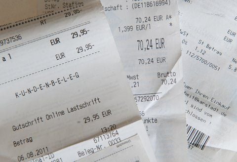 Das Zentrum für Gesundheit warnte bereits vor einiger Zeit davor, dass Kassenbons, aber auch Quittungen aus Geldautomaten und Flugtickets giftiges Bisphenol-A enthalten.