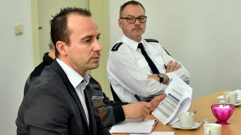Revierkriminalchef Christian Baust (l.) stellte am Donnerstag die Kriminalitätsstatistik des Burgenlandkreises vor (rechts Pressesprecher Dirk Seyffarth).