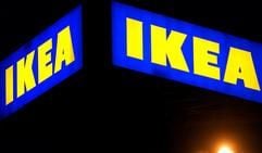 Das Leuchtschild einer Ikea-Einrichtungshauses (Foto: dpa)