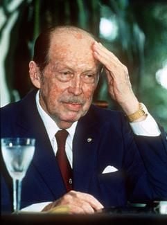Der am 3. Februar 1989 vom Militär gestürzte Staatschef von Paraguay, Alfredo Stroessner, in seinem Exil in Itumbiara. (Foto: dpa)