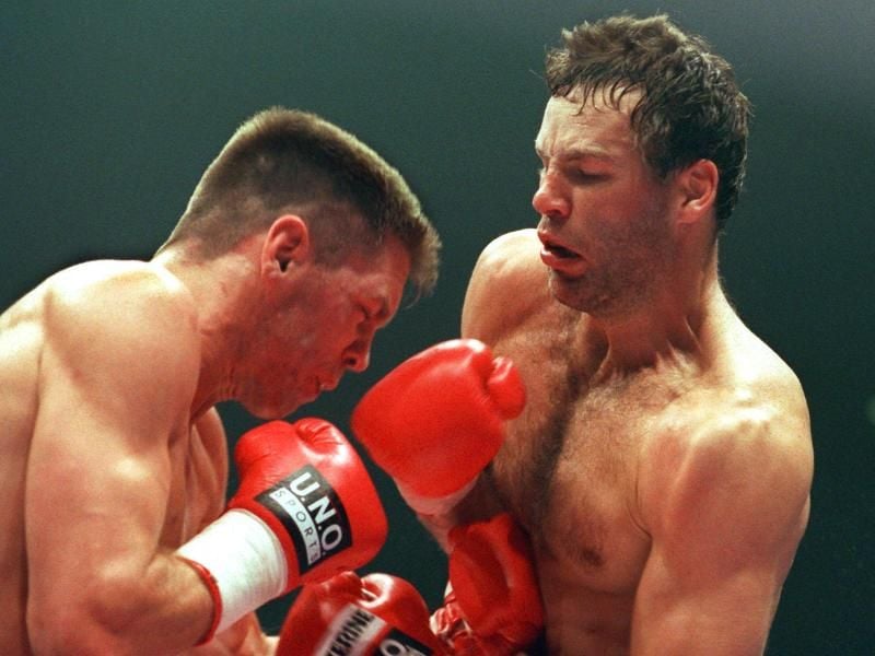 Henry Maske (r) beim WM-Kampf gegen Rocchigiani (l) 1995 in Dortmund. Foto: Franz-Peter Tschauner