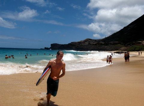 Sandy Beach: Hier surfte Obama als Jugendlicher. (FOTO: DPA)