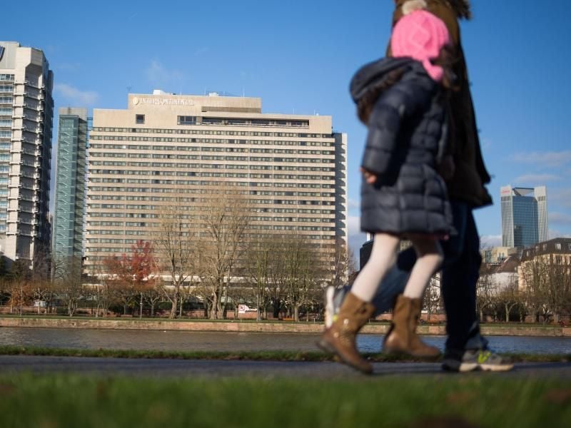 Blick auf das Hotel Intercontinental in Frankfurt. Foto: Frank Rumpenhorst/Archiv