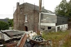 Das Haus von Michel Fourniret im belgischen Sart-Custinne. (Foto: dpa)