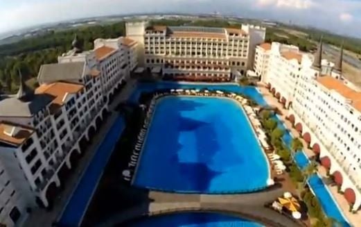 Wie eine kleine Stadt: Luxushotel Mardan Palace, Antalya, Türkei