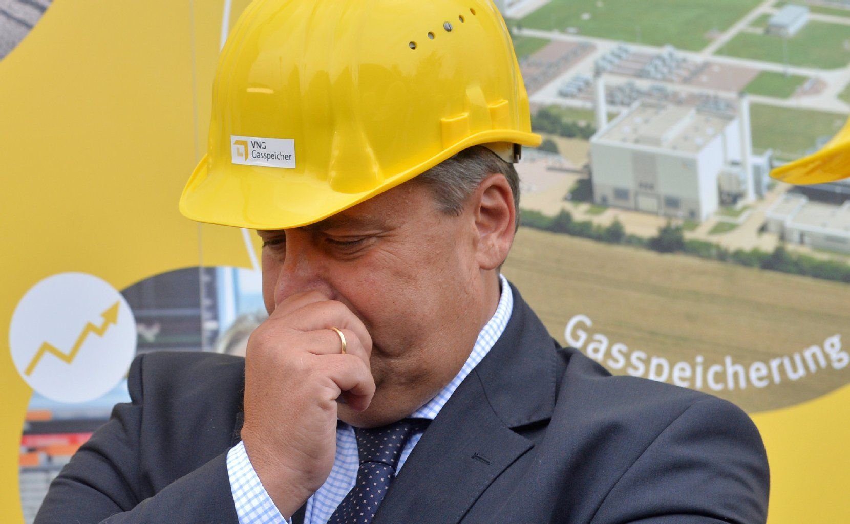 Bundeswirtschaftsminister Sigmar Gabriel (SPD) besucht am 07.08.2014 den Standort der VNG Verbundnetz Gas AG in Teutschenthal (Sachsen-Anhalt). Gabriel setzt mit dem Besuch seine Sommerreise fort.