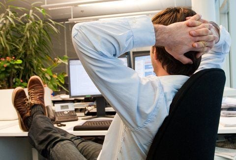 Aussitzen und andere für sich arbeiten lassen - so funktioniert Faulenzen für Fortgeschrittene. (FOTO: ANDREA WARNECKE/DPA)