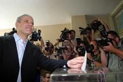 Boris Tadic bei der Stimmabgabe am Sonntag in Belgrad (Foto: dpa)